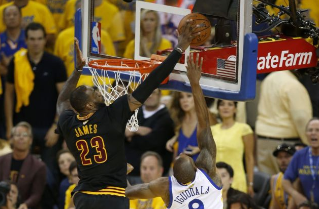  保罗关键抢断助马刺绝杀爵士  