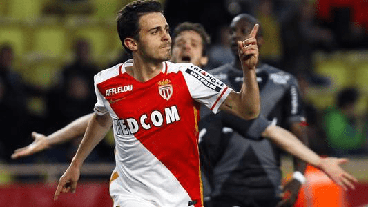  姆巴佩梅开二度，巴黎轻取布雷斯特  